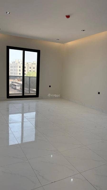 شقة جديدة في الخبر حي الحمراء بالقرب من جسر البحرين و الخدمات التجارية