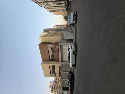 10 Bedroom Residential Building for Sale in Central Jeddah, Jeddah - Villa with an apartment on each floor for sale in Jeddah, Al-Faisaliah neighborhood.