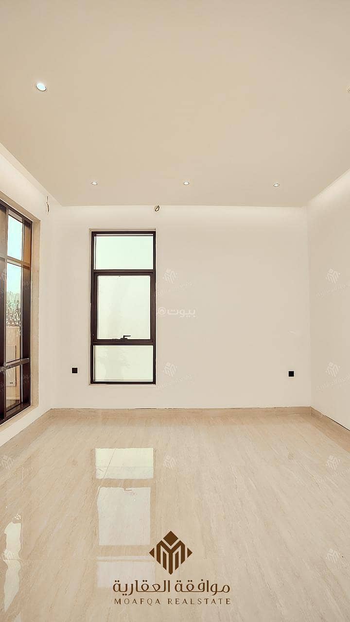 Villa for sale in Al-Mahdiyah neighborhood, very excellent quality work.