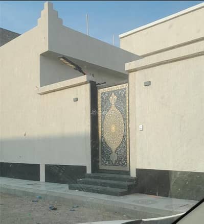 3 Bedroom Flat for Sale in Sports, Unayzah - For sale, a villa in the King Khalid neighborhood in Unaizah.