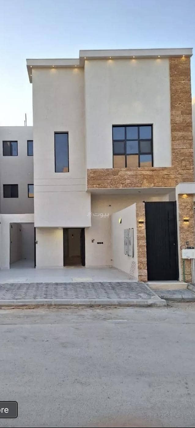 طابق للبيع في أ okaz، الرياض