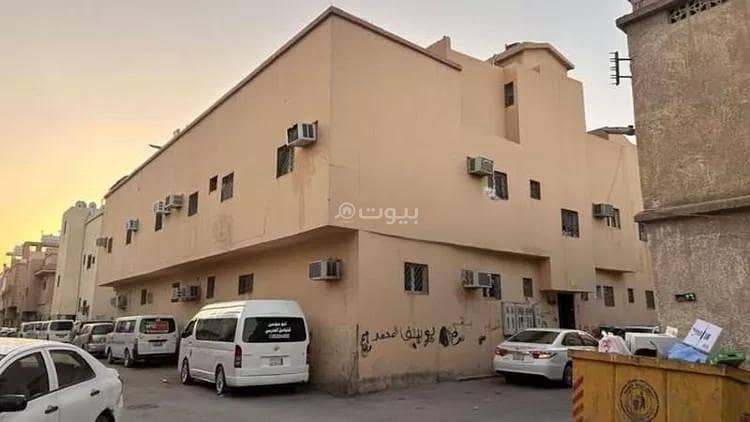 Residential Building in Central Riyadh，Al Yamamah 11 bedrooms 1100000 SAR - 87756156