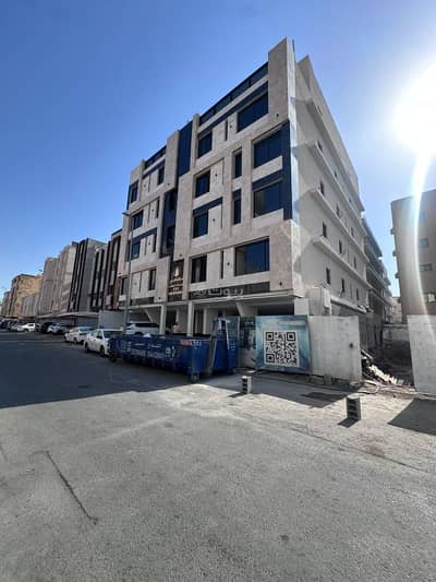 4 Bedroom Flat for Sale in North Jeddah, Jeddah - Luxurious 4-room apartment with two entrances for sale in Al-Nuaim, Jeddah