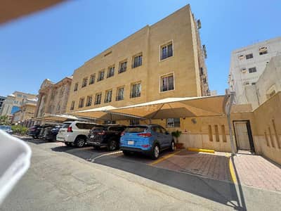 4 Bedroom Flat for Rent in North Jeddah, Jeddah - A large apartment for rent in Al Rawdah, Jeddah