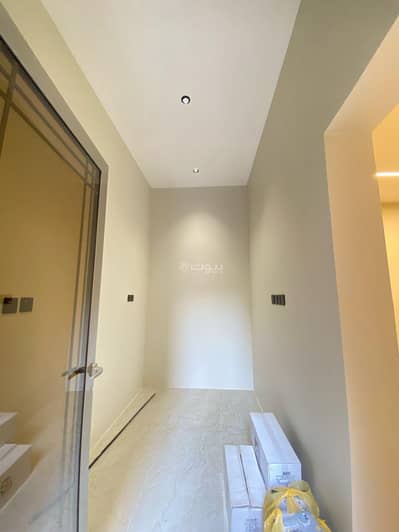 6 Bedroom Villa for Sale in West Riyadh, Riyadh - Luxury villa in Al-Mahdiyya neighborhood