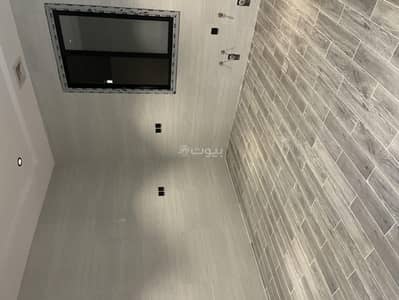 8 Bedroom Villa for Sale in Quba, Jeddah - Side staircase villa