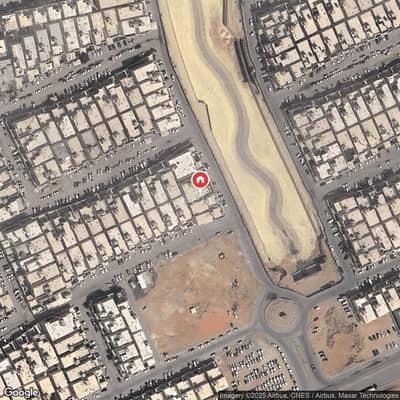 10 Bedroom Villa for Sale in East Riyadh, Riyadh - فيلا للبيع في حي الرمال ، الرياض