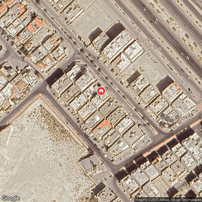 Apartment 4 bedrooms 450000 SAR - 87650092