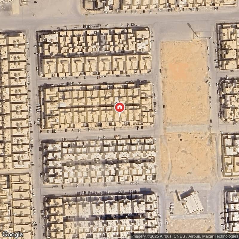 فيلا للبيع في موقع العكاز، الرياض