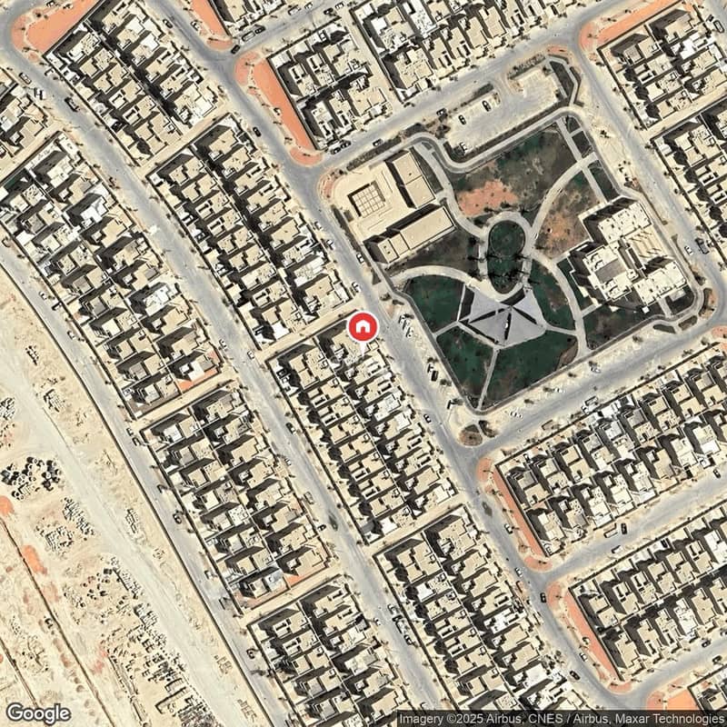 Villa in North Riyadh，King Khalid International Airport 5 bedrooms 80000 SAR - 87698800