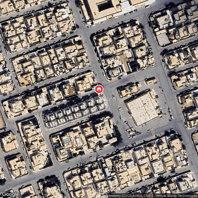 The Al-Rayan neighborhood in Riyadh is near schools and markets.