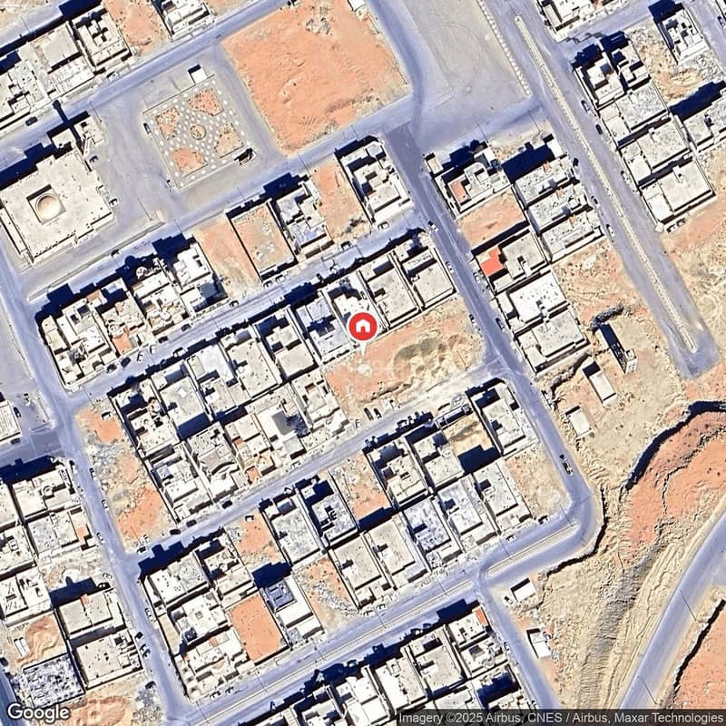 Floor For Sale in Twaiq District, Al Muzahimiyah Riyadh Region