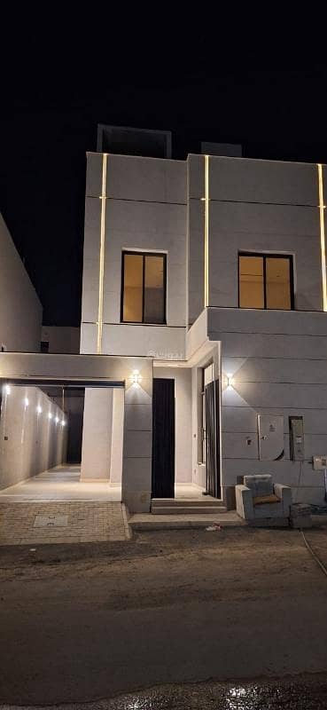 3 Bedroom Floor for Sale in East Riyadh, Riyadh - Property for Sale