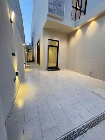 دور 4 غرف نوم للبيع في شرق الرياض، الرياض - دور للبيع في حي الخليج, الرياض