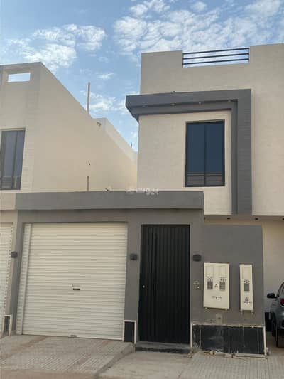 3 Bedroom Floor for Sale in East Riyadh, Riyadh - Floor in East Riyadh，Al Janadriyah 3 bedrooms 800000 SAR - 87776575