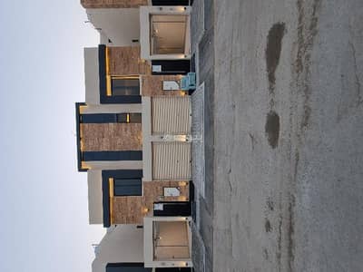 5 Bedroom Villa for Sale in South Riyadh, Riyadh - Excellent villas in Al-Oqayzar neighborhood