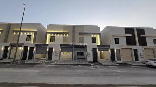 6 Bedroom Villa for Sale in South Riyadh, Riyadh - For sale, a townhouse villa with 3 floors in the Okaz neighborhood of the Al-Ajlan scheme.