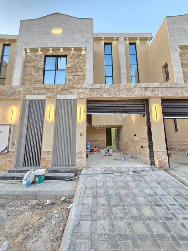 للبيع دور علوي مع شقة بحي طويق غرب الرياض