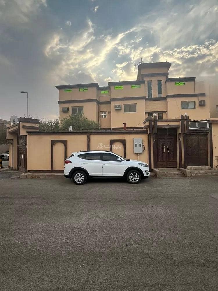 Villa For Sale in Al Salhiyah, Unayzah