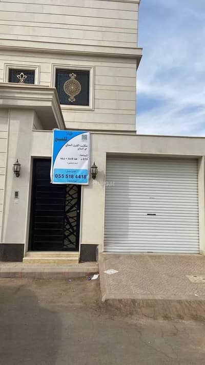 11 Bedroom Villa for Sale in East Riyadh, Riyadh - Villa For Sale in Al Saadah, Riyadh