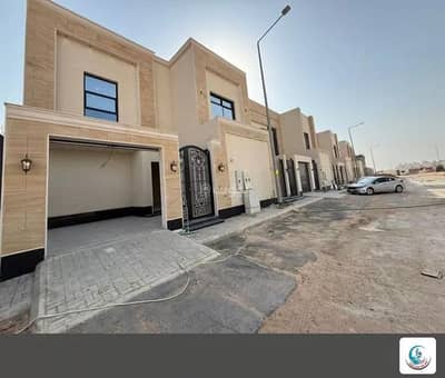 دور 5 غرف نوم للبيع في شرق الرياض، الرياض - طابق للبيع في الجنادرية، الرياض