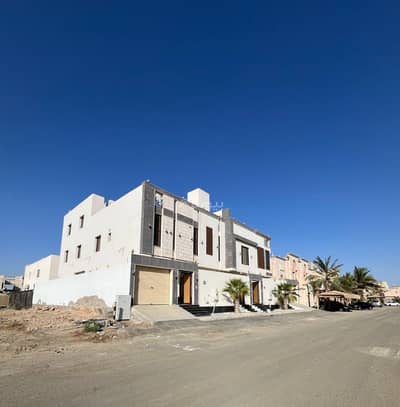 8 Bedroom Villa for Sale in North Jeddah, Jeddah - Villa for sale in Al-Har Al-Shamaliyah in front of the park