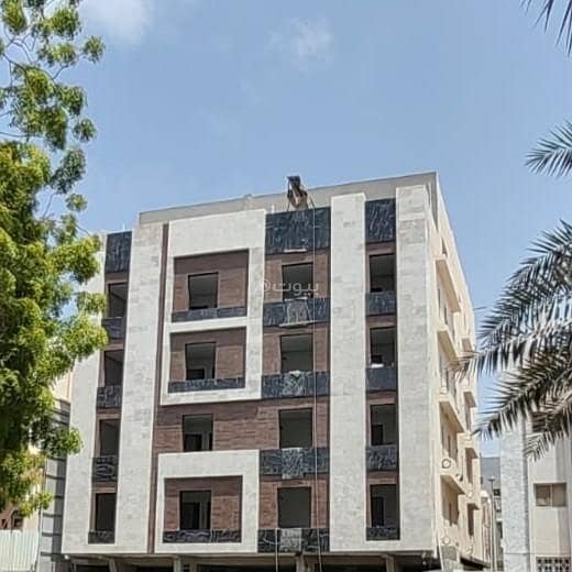 4-room apartment in Jeddah, Al-Salamah neighborhood, front-facing with two entrances, new, immediate transfer accepted by the bank.