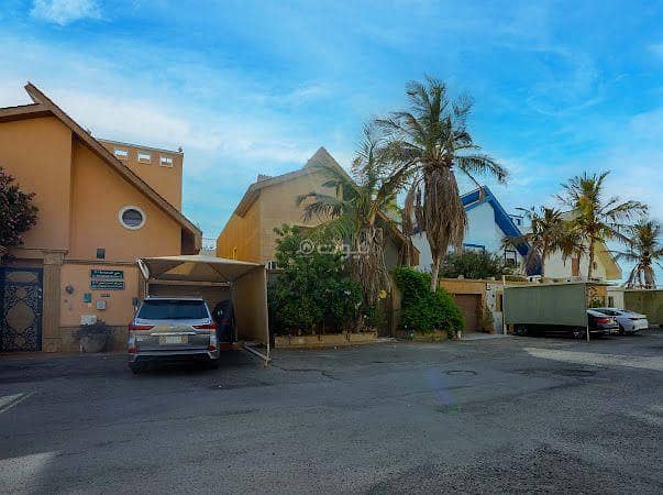 فيلا واسعه للبيع بحي المحمدية في جدة بإطلالة خلابة وخدمات متكاملة