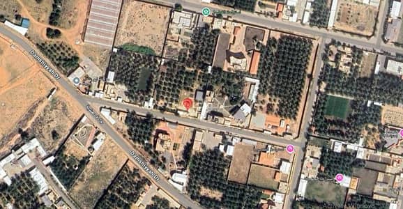 Residential Land for Sale in Al Masif, Unayzah - For sale, an enclosed agricultural land in Al-Musayf neighborhood in Unaizah.
