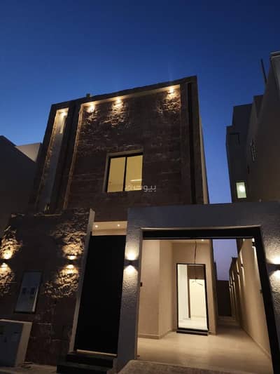 5 Bedroom Floor for Sale in East Riyadh, Riyadh - Floor For Sale in Al Janadriyah