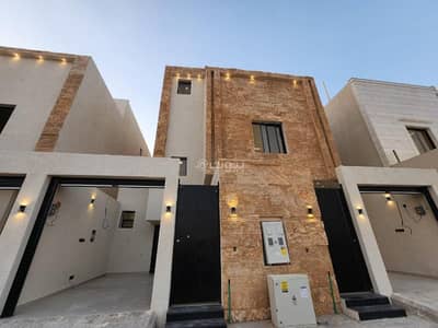5 Bedroom Floor for Sale in East Riyadh, Riyadh - Apartment for sale in Al-Janadriyah with a unit
