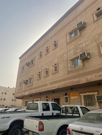 11 Bedroom Residential Building for Sale in Al Athir, Dammam - For sale, an investment building in the Al-Athir neighborhood in Dammam.