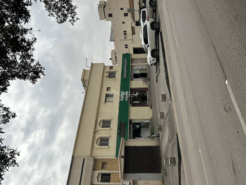مبنى سكني للبيع في العريجاء الوسطى، الرياض