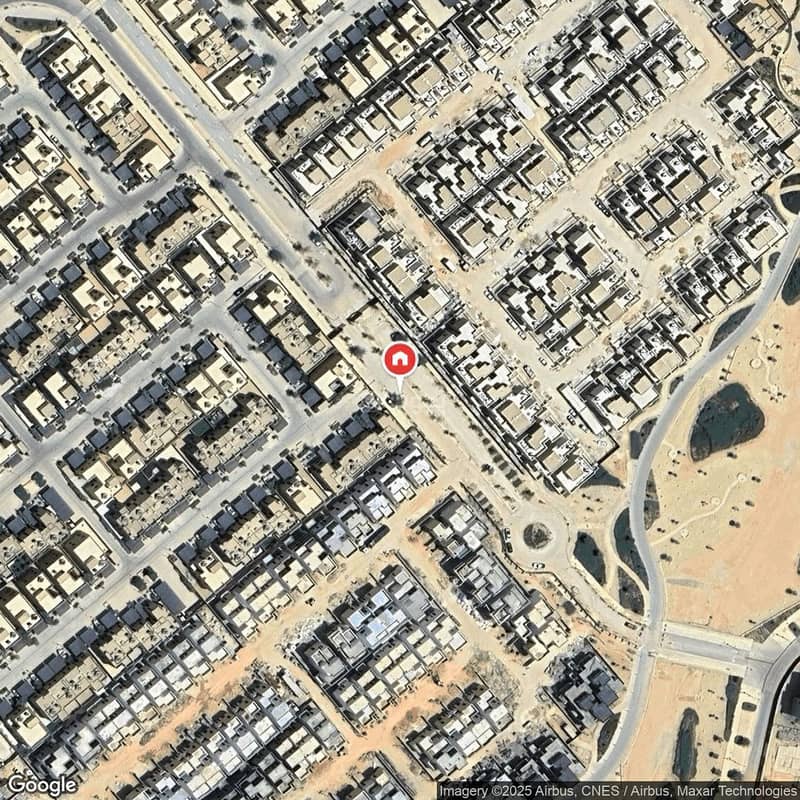New independent villa for sale in Sidra Roshan neighborhood