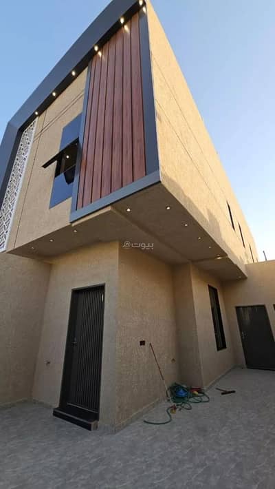دور 5 غرف نوم للبيع في غرب الرياض، الرياض - دور للبيع في شارع أراك, حي سلطانة, مدينة الرياض, منطقة الرياض