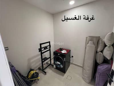 3 Bedroom Floor for Sale in South Riyadh, Riyadh - House for sale in the beautiful Okaz neighborhood