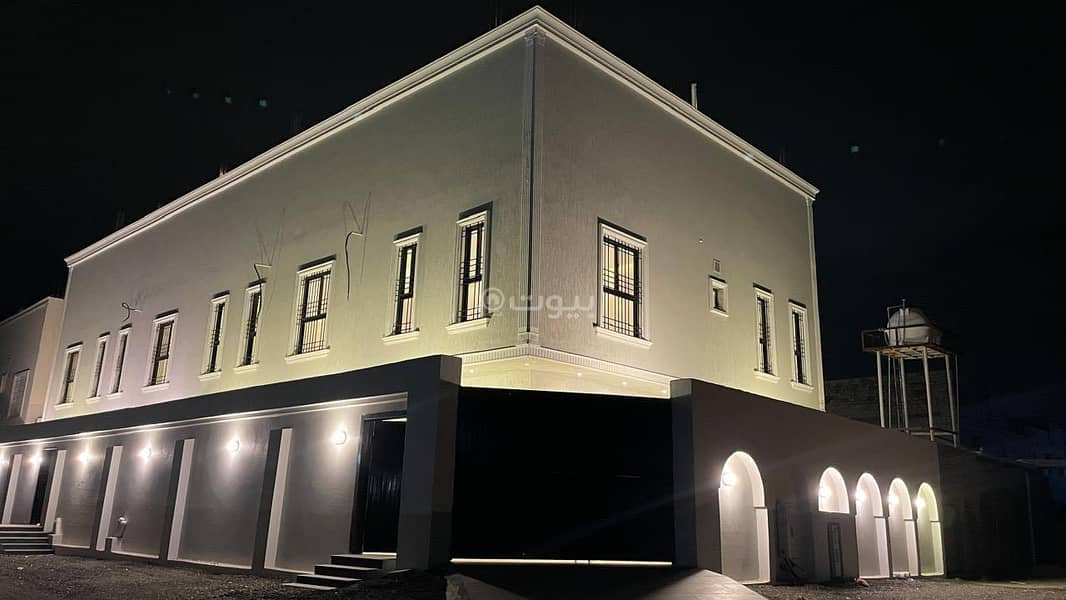 Villa for rent in Al-Rumaidah, Taif Two floors and a rooftop Spacious area New Close to all services and the main road
