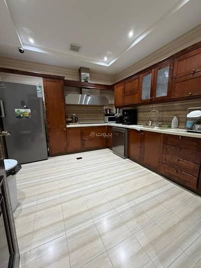 6 Bedroom Apartment for Sale in North Jeddah, Jeddah - An apartment consisting of 4 bedrooms, 3 halls, and a living room for sale in Al Nahda.