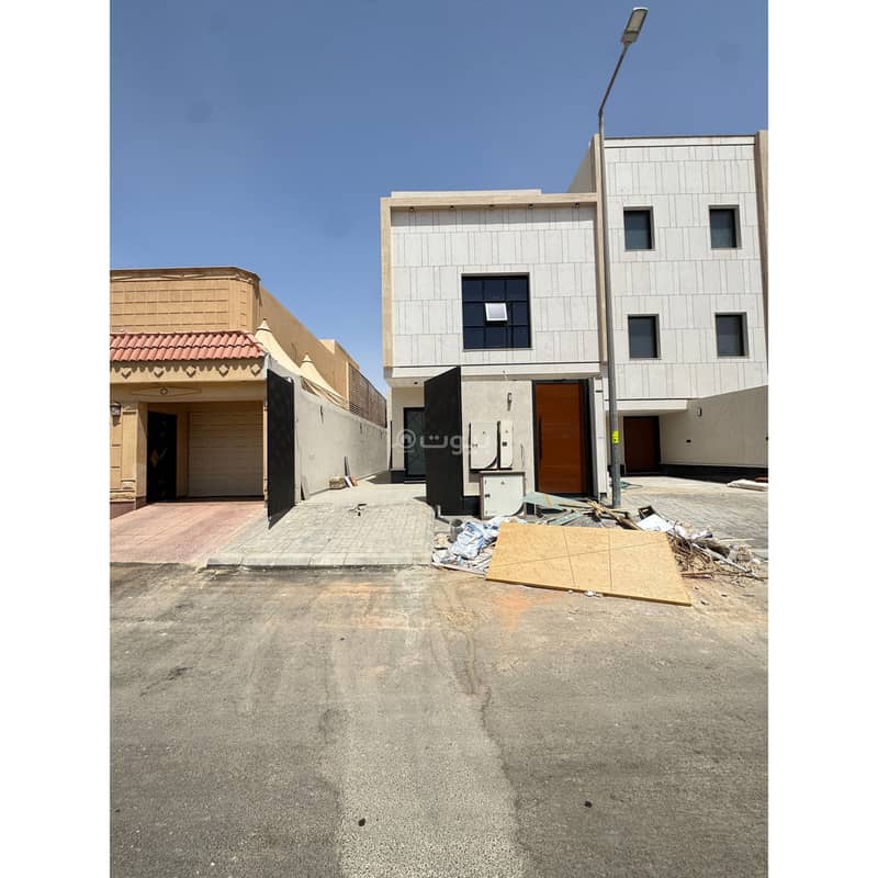 Floor For Sale in Al Munsiyah, East Riyadh