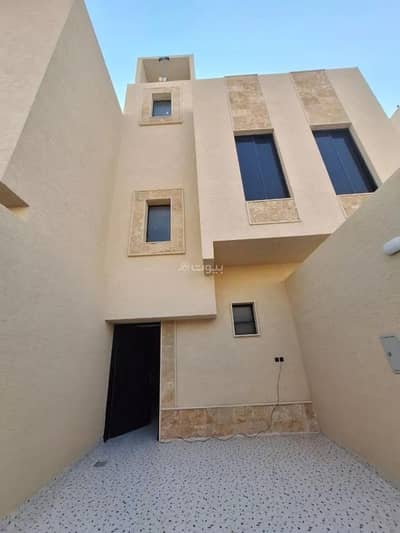 دور 4 غرف نوم للبيع في غرب الرياض، الرياض - دور للبيع في شارع أحمد البجلي, حي طويق, مدينة الرياض, منطقة الرياض