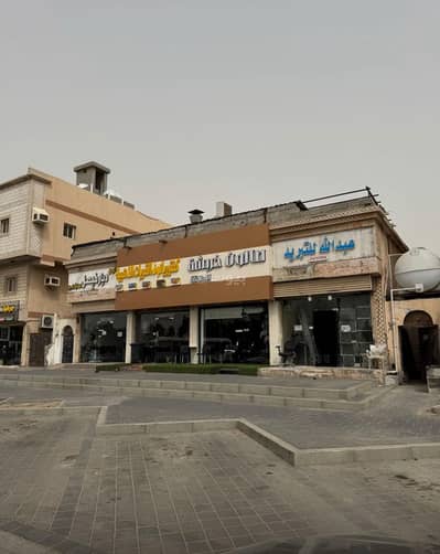 Showroom for Sale in North Jeddah, Jeddah - For sale: a commercial building with one floor of shops in Jeddah, Taiba neighborhood.