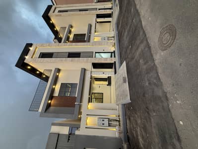6 Bedroom Flat for Sale in Shubat Al Shaykh, Khamis Mushait - For sale, a ground floor with a yard near Abha Airport and the new Dhamk Club.