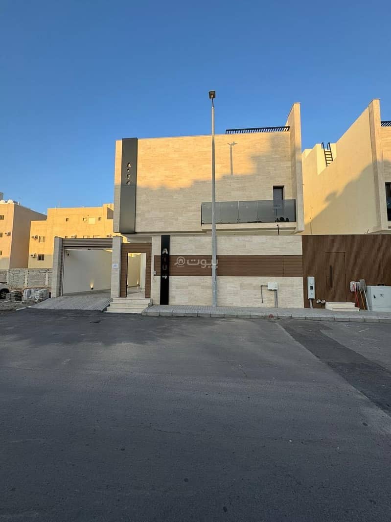 For sale, an independent villa in Jeddah, Al-Shira'a neighborhood, with luxurious finishing.