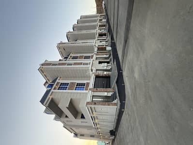 3 Bedroom Flat for Sale in Al Ma arid District, Khamis Mushait - For sale, residential apartments in Al-Maareed neighborhood with spacious areas and overlooking balconies.