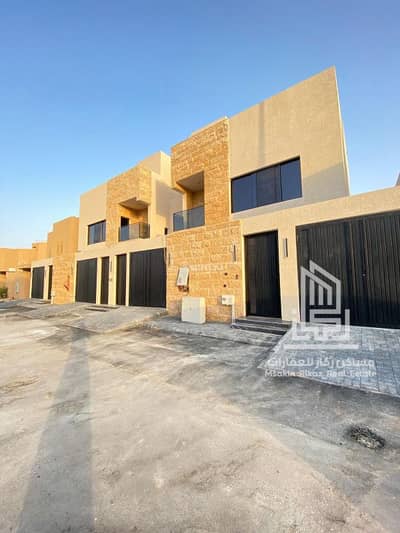 فیلا 8 غرف نوم للبيع في شرق الرياض، الرياض - تاون هاوس ارضي وعلوي فاخر بموقع استراتيجي حي الروابي للبيع