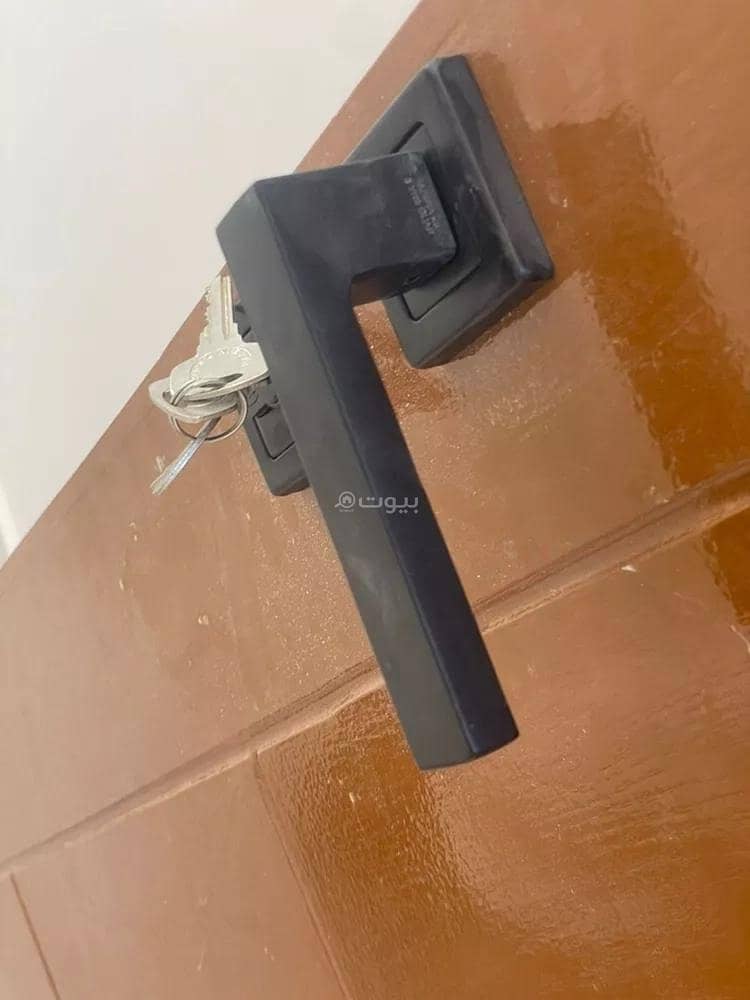 Floor For Sale in Al Andalous District, Al Muzahimiyah Riyadh Region