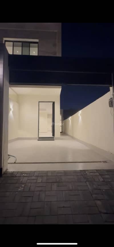 دور 4 غرف نوم للبيع في شرق الرياض، الرياض - ادوار للايجار