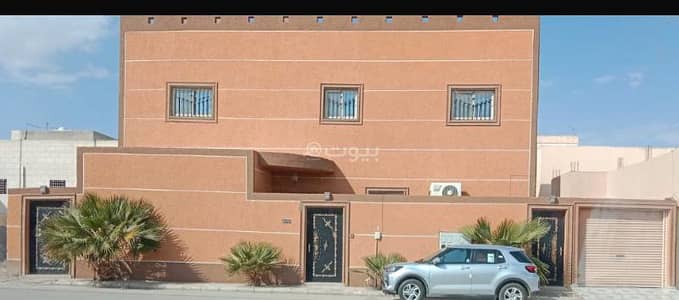 فیلا 6 غرف نوم للبيع في حي الملك خالد، عنيزة - للبيع فيلا دور ارضي وشقتين بحي الملك خالد بعنيزه
