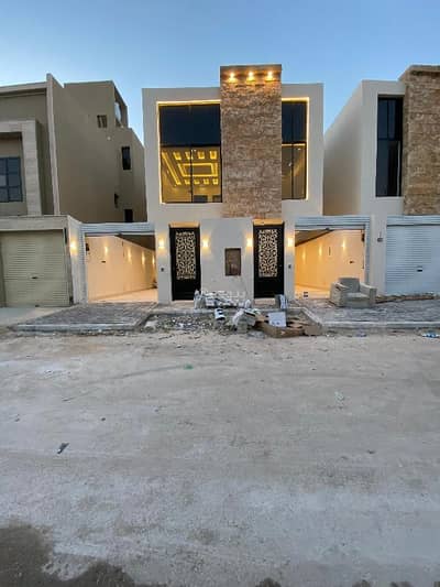 7 Bedroom Floor for Sale in South Riyadh, Riyadh - Upper floor with an apartment in the Taybah neighborhood