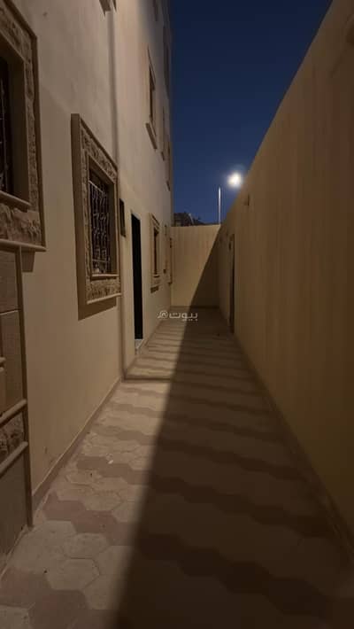 دور 6 غرف نوم للايجار في شرق الرياض، الرياض - 6 غرف دور للإيجار في الخليج، الرياض